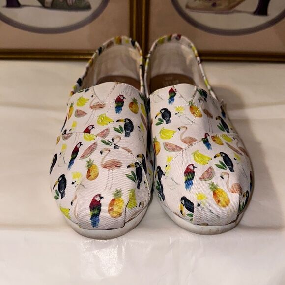 TOMS 11 White Multi Tropical Toucan Flamingo Fruit Canvas Slip On Flats - Picture 4 of 11